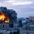 Feuer und Rauch steigen nach einem israelischen Luftangriff in Gaza-Stadt auf. - Foto: Fatima Shbair/AP/dpa
