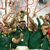 Südafrikas Siya Kolisi hebt den Pokal in die Höhe. - Foto: Christophe Ena/AP