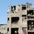 Das Wohnhaus in Dschabalia wurde durch israelische Luftangriffe stark beschädigt. - Foto: Fadi Majed/AP/dpa
