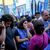 Anhänger von Wirtschaftsminister Massa hören sich nach Schließung der Wahllokale die ersten Ergebnisse der Stichwahlen an. - Foto: Matias Delacroix/AP