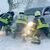 Ukrainische Rettungskräfte versuchen, ein im Schnee steckengebliebenes Auto auf der Autobahn in der Region Odessa zu bergen. - Foto: -/Rettungsdienst der Ukraine via AP/dpa