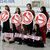 Aktivistinnen fordern in Dubai den Ausstieg aus fossilen Brennstoffen. - Foto: Peter Dejong/AP/dpa