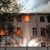 Alle drei Etagen des Wohnhauses brannten aus. - Foto: 5vision.News/5VISION.NEWS/dpa