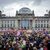 Demonstration für Demokratie und gegen Rechtsextremismus vor dem Berliner Reichstagsgebäude. - Foto: Kay Nietfeld/dpa