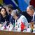 Bundesaußenministerin Annalena Baerbock (l) sitzt nur drei Plätze vom russischen Außenminister Sergej Lawrow (r) beim G20-Außenministertreffen entfernt. - Foto: Bernd von Jutrczenka/dpa