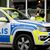 Polizei in Sandviken, etwa 162 Kilometer nordwestlich von Stockholm, vor einer Kneipe. Mehrere Tausend Menschen in Schweden sind in Bandenkriminalität verwickelt. - Foto: Henrik Hansson/TT News Agency/AP/dpa
