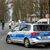 Ein Polizeiauto vor der Von-Düring-Kaserne in Rotenburg. Ein Bundeswehrsoldat steht im Verdacht, vier Menschen erschossen haben. - Foto: Sina Schuldt/dpa