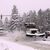 Die Donner Pass Road wird vom Schnee befreit. - Foto: Andy Barron/AP/dpa