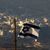 Eine israelische Flagge in den von Israel kontrollierten Golanhöhen. (Symbolbild) - Foto: Ariel Schalit/AP/dpa