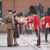 Lady Ghika vertritt Prinzessin Kate bei der Übergabe von Kleeblättern an die Offiziere beim St. Patrick's Day. - Foto: Yui Mok/PA Wire/dpa