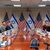 «Ein direkter iranischer Angriff wird eine angemessene israelische Antwort gegen den Iran erfordern», sagte der israelische Verteidigungsminister Joav Galant (l) in einem Gespräch mit seinem US-Kollegen Lloyd Austin (r). - Foto: Jacquelyn Martin/AP/dpa
