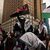 Propalästinensische Demonstranten skandieren Parolen während einer Demonstration in New York (Symbolbild). - Foto: Yuki Iwamura/FR171758 AP/AP