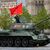 Ein legendärer sowjetischer T-34-Panzer während der Militärparade in Moskau. - Foto: Alexander Zemlianichenko/AP