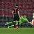 Kann bei beiden Elfmeter-Gegentoren nur hinterher schauen: Leverkusens Keeper Matej Kovar. - Foto: Federico Gambarini/dpa