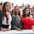Karla Sofía Gascon (l-r), Zoe Saldana und  Selena Gomez stellen ihren Film in Cannes vor. - Foto: Scott A Garfitt/Invision/AP/dpa
