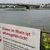 Die Stadt Bonn warnt die Menschen vor den Gefahren beim Schwimmen im Rhein. - Foto: Roland Weihrauch/dpa