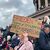 Viele Teilnehmer der Demonstration in Berlin, zu der das Bündnis Nie wieder Krieg aufgerufen hatte, hatten ihre eigenen Plakate mitgebracht. - Foto: Verena Schmitt-Roschmann/dpa