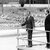 Carter schaut am Potsdamer Platz auf die Berliner Mauer. (Archivbild) - Foto: -/dpa