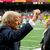 Donald Trump ist als erster US-Präsident beim Super Bowl im Stadion. - Foto: Ben Curtis/AP/dpa