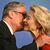Die Chemie zwischen dem britischen Premier Keir Starmer und EU-Kommissionschefin von der Leyen stimmt schon mal. (Archivbild) - Foto: Justin Tallis/Pool AFP via AP/dpa