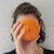 Mara kann keine Orangen essen und nicht einmal Orangensaft mit Fruchtfleisch trinken. Reiner Saft ist für sie aber kein Problem.  - Foto: Privat/dpa
