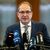 Wenige Stunden nach der Veröffentlichung der Entscheidung des Berliner Verwaltungsgerichts tritt Bundesinnenminister Alexander Dobrindt (CSU) in Berlin vor die Presse. - Foto: Fabian Sommer/dpa