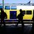 Eine Information zum Kauf des Deutschlandtickets ist auf dem Display eines Smartphones am Hauptbahnhof Hannover zu sehen. (Illustration) - Foto: Julian Stratenschulte/dpa
