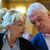 «Compact»-Chefredakteur Jürgen Elsässer und seine Ehefrau Stephanie unterhalten sich im Bundesverwaltungsgericht. (Archivbild)  - Foto: Hendrik Schmidt/dpa