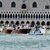 Mit dem Wassertaxi ging es für Lauren Sánchez auf die Insel San Giorgio. - Foto: Luigi Costantini/AP/dpa
