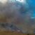In der Gohrischheide an der Grenze von Sachsen und Brandenburg kämpfen Einsatzkräfte weiterhin gegen einen Waldbrand an. - Foto: Daniel Wagner/dpa