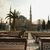 Das Kopftuch ist in der Türkei weiter umstritten, auch abseits von Gebetsstätten wie etwa die Blaue Moschee in Istanbul. (Archivbild) - Foto: Emrah Gurel/AP/dpa