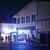 Der Supermarkt wird abgesperrt. - Foto: Stein/dpa