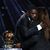 Mutter und Sohn: Ousmane Dembélé denkt nach dem Gewinn des Ballon d'Or an seine Familie. - Foto: Gao Jing/XinHua/dpa