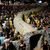 Nach Angaben der Organisation der Angehörigen von Geiseln demonstrierten in Tel Aviv rund 120.000 Menschen für die Freilassung der Entführten und einen Friedensschluss. - Foto: Ohad Zwigenberg/AP/dpa