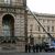 Auf das Pariser Museum Louvre ist ein Raubüberfall verübt worden. (Archivbild) - Foto: Dimitar Dilkoff/AFP/dpa