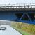 Die Polizei ermittelt die Hintergründe des Unfalls an der Brücke. - Foto: Swen Pförtner/dpa
