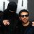 Der Rapper Haftbefehl (links) ist ein Fan großer Posen - hier bei der einer Vorführung zu seiner Dokumentation gemeinsam mit Elyas M'Barek. (Archivfoto) - Foto: Christophe Gateau/dpa