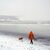 Nicht jeder konnte das winterliche Wetter genießen. - Foto: Danny Lawson/PA/AP/dpa