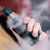 Vor allem bei jungen Menschen sind Vapes beliebt. (Symbolbild) - Foto: Silas Stein/dpa