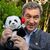 Auch Bayerns Ministerpräsident Markus Söder (r.) hat Gefallen an Pandas gefunden. (Archivbild) - Foto: Peter Kneffel/dpa