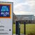 Aldi Süd beschäftigt 50.000 Menschen in Deutschland. - Foto: Christoph Reichwein/dpa