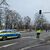 Polizisten mussten teils den Verkehr an ausgefallenen Ampeln regeln. - Foto: Andreas Rosar/dpa
